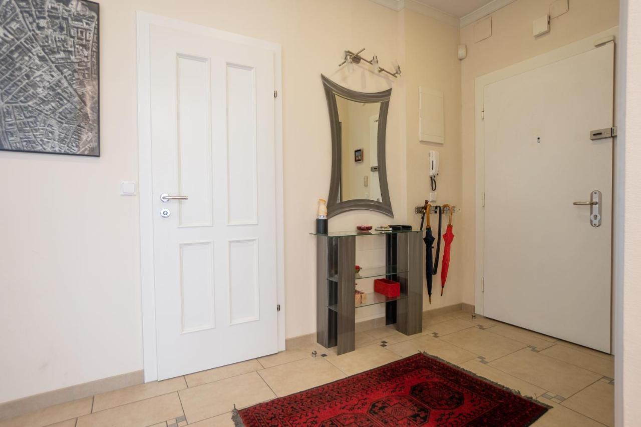וינה Apartment With A Balcony - 15 Min To City Center מראה חיצוני תמונה