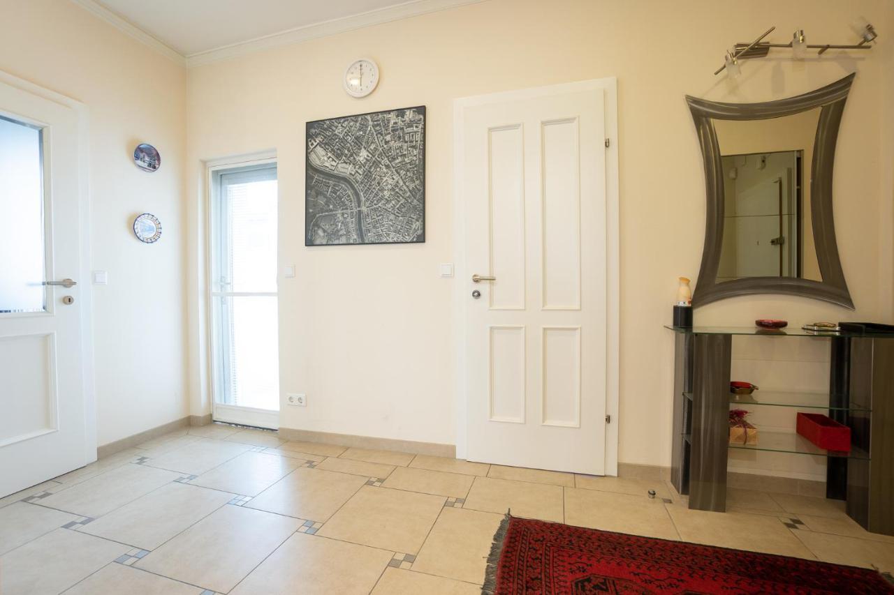 וינה Apartment With A Balcony - 15 Min To City Center מראה חיצוני תמונה